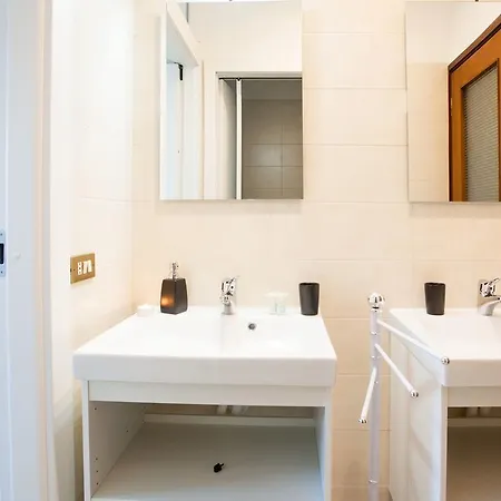 Bnbook - Perfetti Rho Fiera - Ampio Quadrilocale Con 3 Camere E 2 Bagni Rho